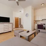 Διαμέρισμα Lilly Aquamarina Seaview By Rent Like